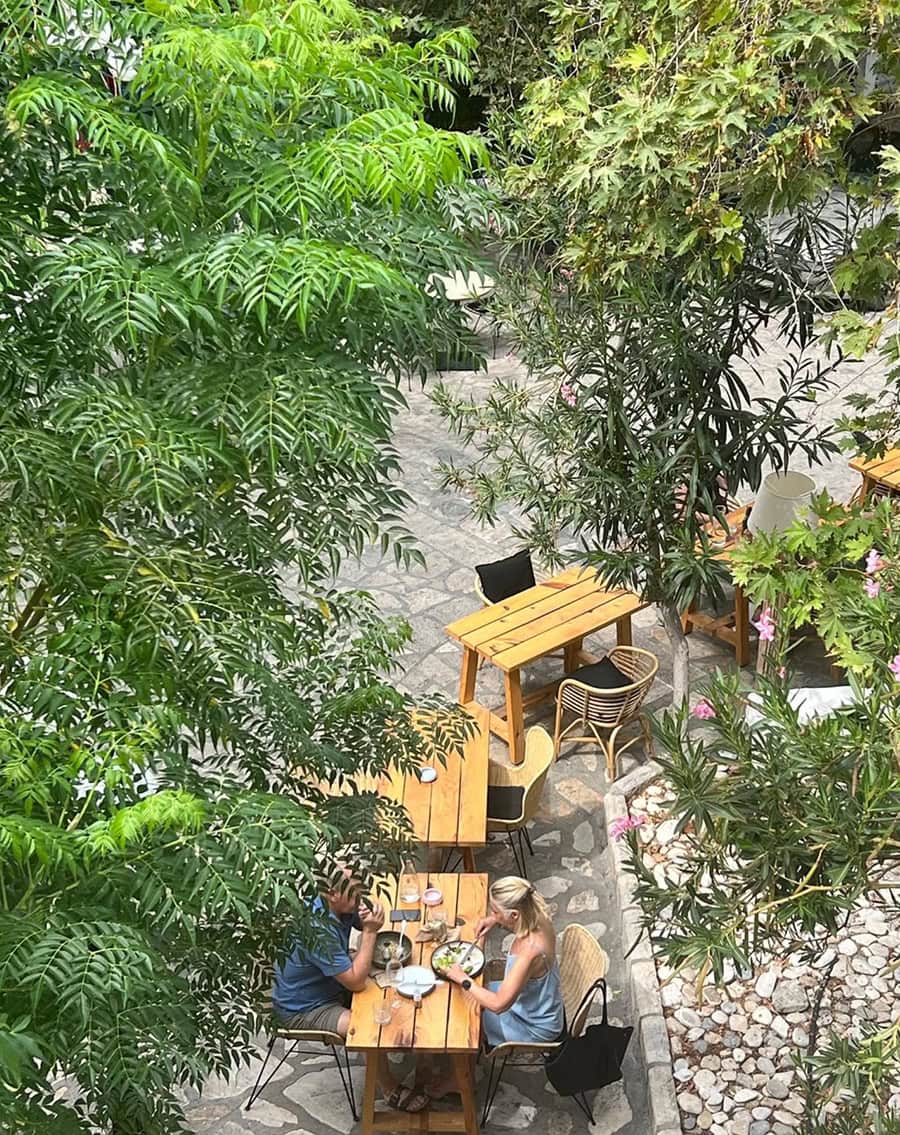 Pergamonto Outside